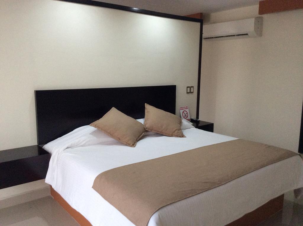 Hotel La Media Luna Inn Huejutla de Reyes Camera foto