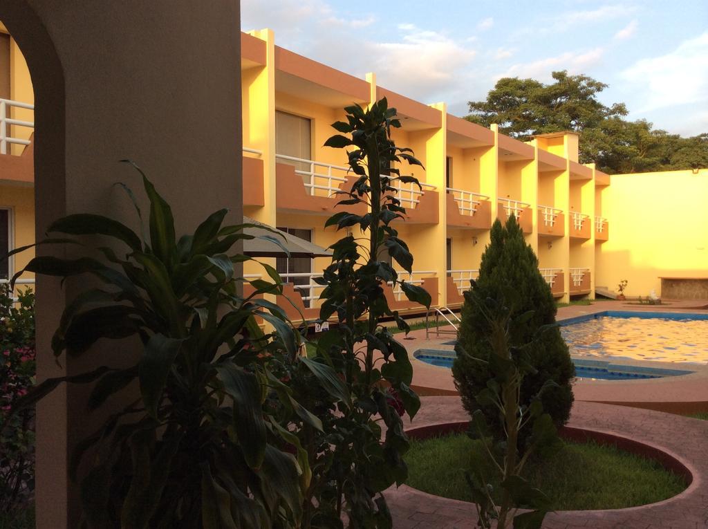Hotel La Media Luna Inn Huejutla de Reyes Esterno foto